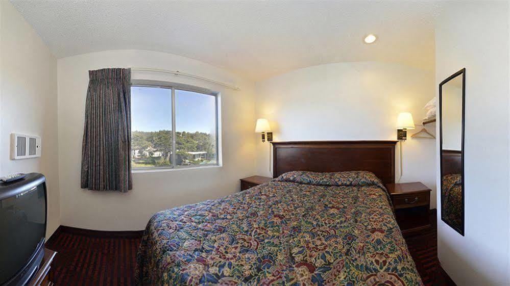 Oyo Ocean Breeze Hotel At Lincoln City Bagian luar foto